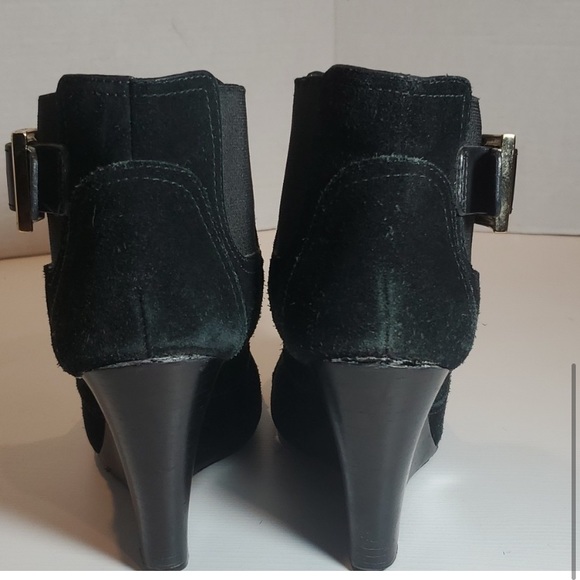 TORY BURCH Black Suede Wedge Booties w Gold Hardware - Picture 5 of 12